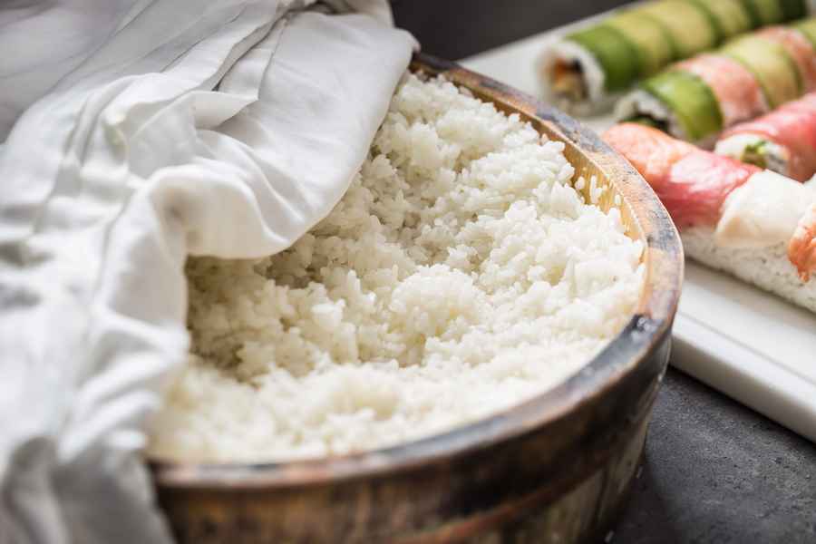 Hangiri med ris til hjemmelavet sushi