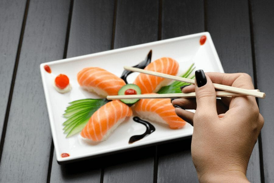 Er det sikkert at spise sushi under graviditet?