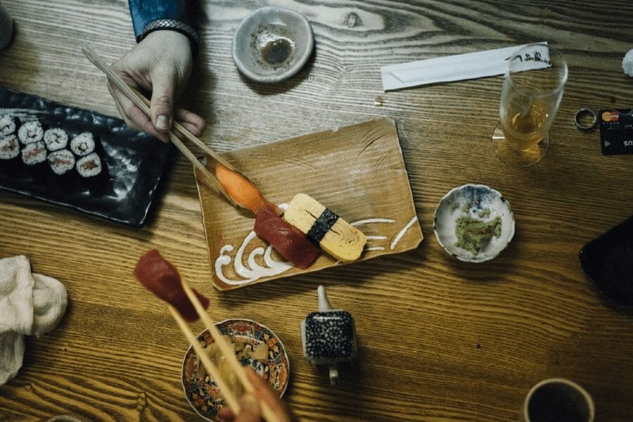 Hvordan spiser man Sushi på den rigtige måde?